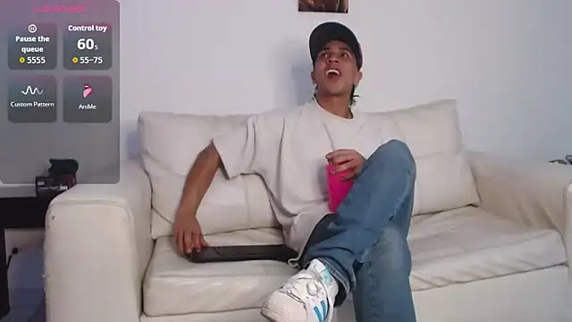 Monkey uchiha777 online show from February 17, 2026, 1:02 am