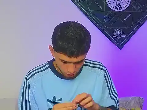 Snapshot of samevansx_ chatting on September 9, 2025, 1:43 pm samevansx online show from September 9, 2025, 1:43 pm