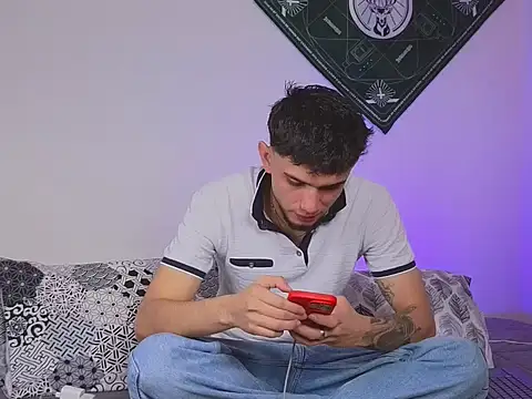 Snapshot of samevansx_ chatting on October 3, 2025, 1:30 pm samevansx online show from October 3, 2025, 1:30 pm