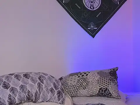 Snapshot of samevansx_ chatting on October 24, 2025, 2:35 pm samevansx online show from October 24, 2025, 2:35 pm