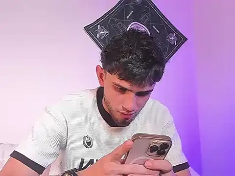 samevansx  online show from April 2, 2026, 5:43 pm