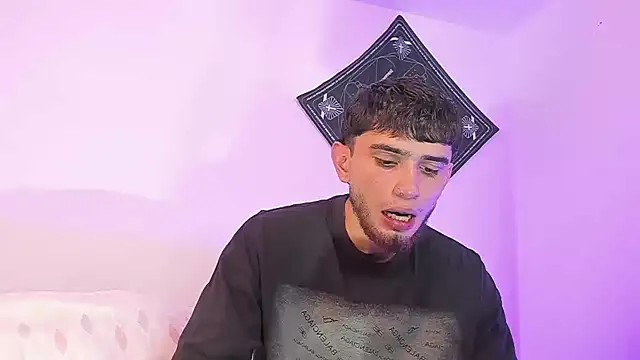 samevansx  online show from April 7, 2026, 7:36 pm