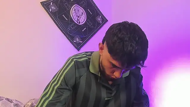 samevansx  online show from April 16, 2026, 9:04 pm