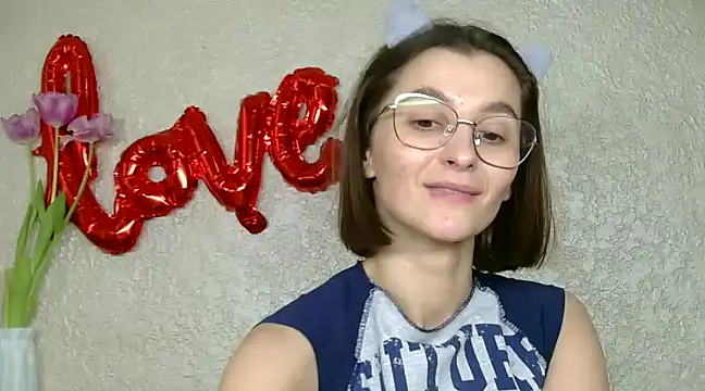 luna Gharming online show from March 13, 2025, 12:35 pm