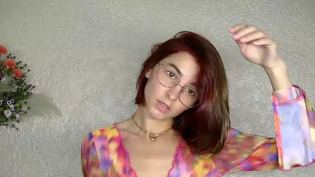 luna Gharming online show from October 1, 2025, 7:14 am