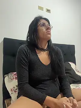 jheicylli online show from May 18, 2026, 2:23 pm