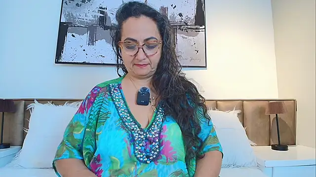 Snapshot of AlessandraLeroy chatting on May 10, 2026, 12:10 pm AlessandraLeroy online show from May 10, 2026, 12:10 pm