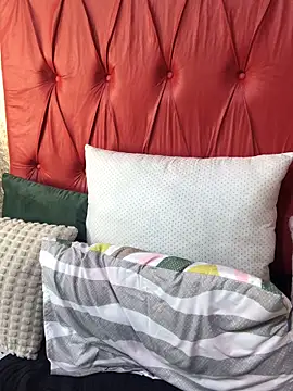 BondiBitch online show from October 7, 2025, 9:28 am