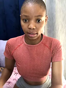 BondiBitch online show from November 13, 2025, 6:23 am