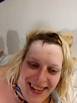 KITTYBOOBOOFUXX online show from October 21, 2025, 11:44 am