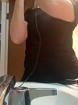 KITTYBOOBOOFUXX online show from November 18, 2025, 3:12 am