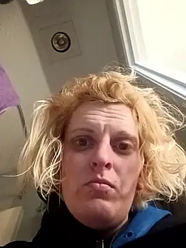 KITTYBOOBOOFUXX online show from December 4, 2025, 3:49 am