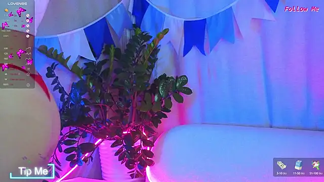 AmeliRoyse online show from September 22, 2025, 5:04 pm