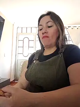 Luna-nevada online show from October 13, 2025, 3:01 pm