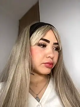 Mia cullen  online show from October 12, 2025, 1:48 am