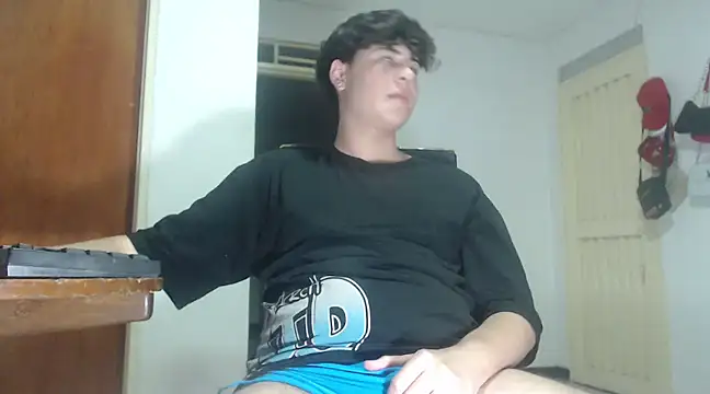 Snapshot of CrissConor chatting on March 21, 2025, 12:07 am CrissConor online show from March 21, 2025, 12:07 am