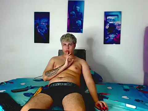 CrissConor online show from July 14, 2026, 6:46 pm
