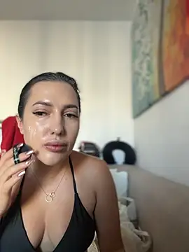 AleksandraRich online show from December 17, 2025, 1:11 am