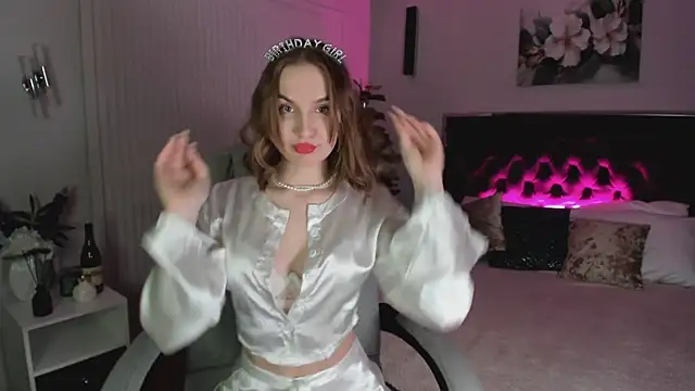 Snapshot of _Vikky_Moon_ chatting on March 19, 2025, 1:10 am Vikky Moon online show from March 19, 2025, 1:10 am