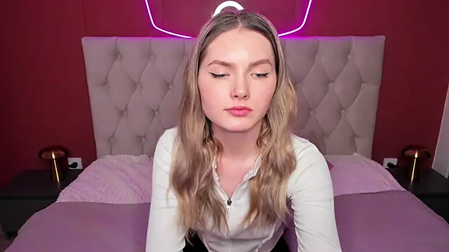 EvelineAmore online show from March 19, 2025, 2:13 pm