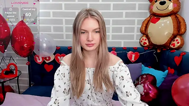 Snapshot of EvelineAmore chatting on February 8, 2026, 8:51 am EvelineAmore online show from February 8, 2026, 8:51 am