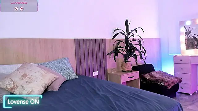  SamantaGomez online show from March 6, 2026, 7:43 pm