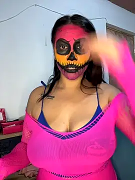 Snapshot of roldanmary chatting on October 8, 2025, 4:21 am roldanmary online show from October 8, 2025, 4:21 am