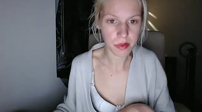 Snapshot of ElssaRush chatting on March 14, 2025, 9:54 pm ElssaRush online show from March 14, 2025, 9:54 pm