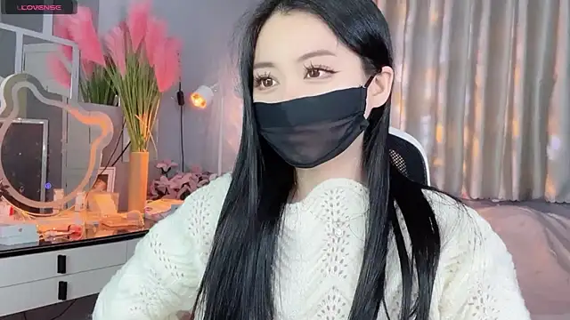 Snapshot of MI_KA22 chatting on November 3, 2025, 3:35 pm MI KA22 online show from November 3, 2025, 3:35 pm