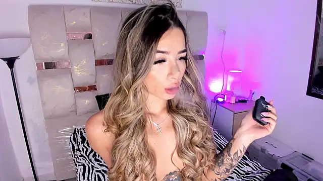 Lola Blondie online show from January 16, 2026, 11:36 am