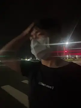 Snapshot of chipboo chatting on October 23, 2025, 3:44 pm chipboo online show from October 23, 2025, 3:44 pm