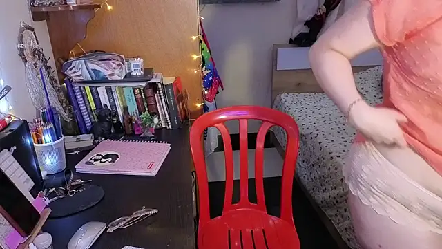 ValkaBlue online show from October 5, 2025, 2:10 am