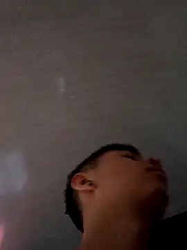 petitejulis online show from September 29, 2025, 10:47 pm