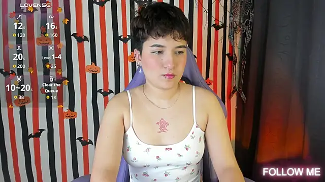 emma cute7 online show from October 31, 2025, 2:01 am