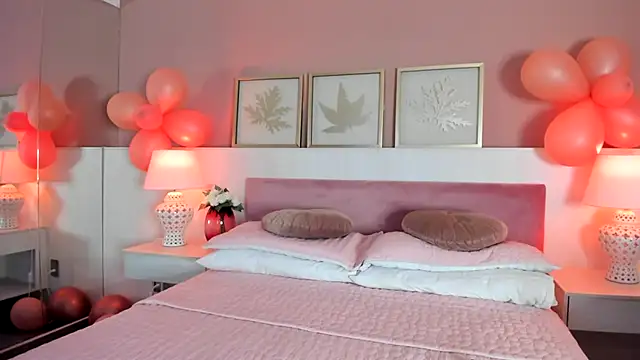 Snapshot of Emma__1 chatting on October 29, 2025, 3:31 am Emma 1 online show from October 29, 2025, 3:31 am