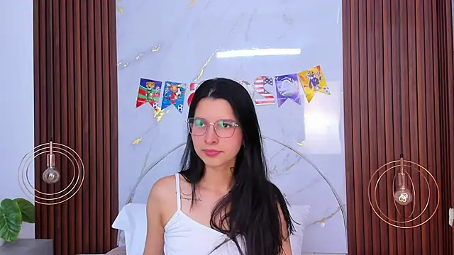 lucianasmith  online show from July 2, 2026, 8:26 pm