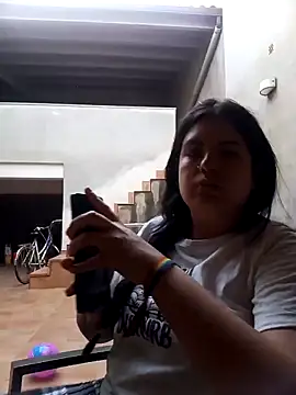 Snapshot of Seet_Hanna chatting on April 17, 2026, 5:27 pm Seet Hanna online show from April 17, 2026, 5:27 pm