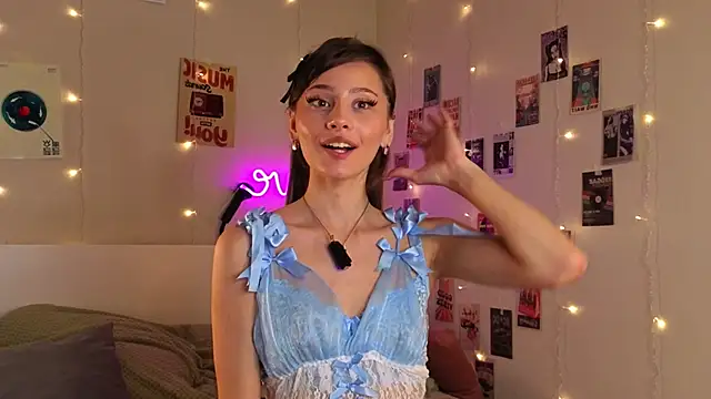 EditaBails online show from September 12, 2025, 7:47 pm