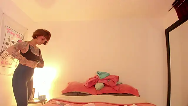 Alessamoth online show from March 19, 2026, 6:12 pm