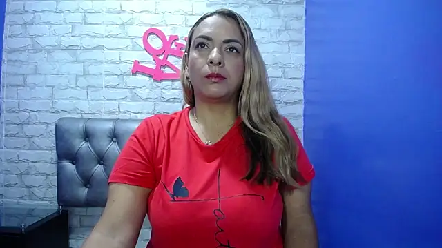 Snapshot of Milf-Prettyboobs chatting on May 28, 2026, 5:43 pm Milf-Prettyboobs online show from May 28, 2026, 5:43 pm