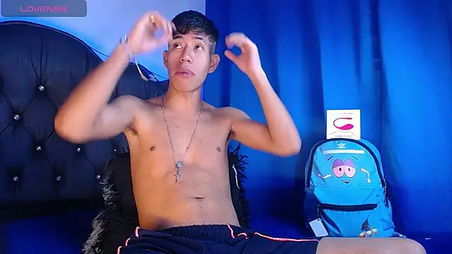 dareck 18 online show from October 18, 2025, 10:05 am