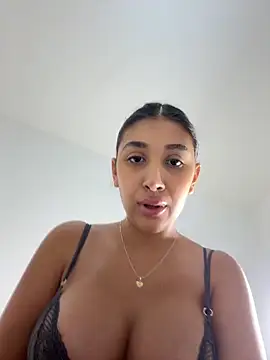 micaaxonly online show from March 18, 2025, 1:21 am