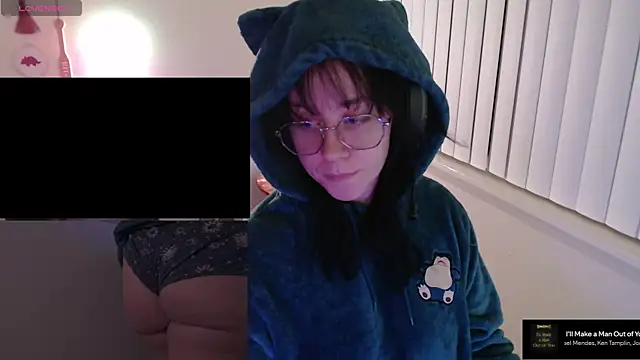 kaisavoid online show from November 11, 2025, 3:39 am