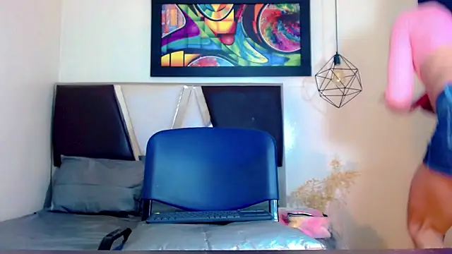 alexsandra kiss online show from November 7, 2025, 11:21 am