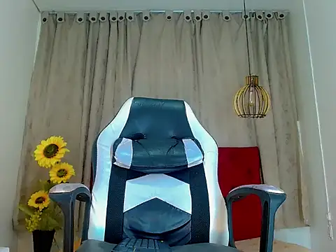 alexsandra kiss online show from February 9, 2026, 11:36 am