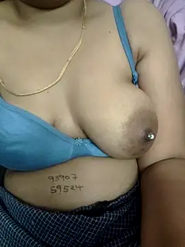 Snapshot of priya_00143 chatting on March 11, 2025, 10:53 pm priya 00143 online show from March 11, 2025, 10:53 pm