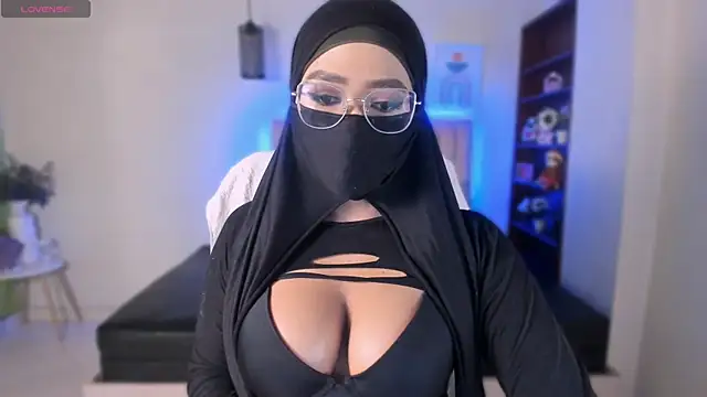 Snapshot of Sasha_Anaan chatting on September 27, 2025, 8:41 am Sasha Anaan online show from September 27, 2025, 8:41 am