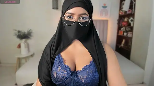 Sasha Anaan online show from January 19, 2026, 3:32 am