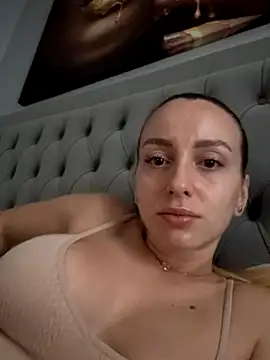 Snapshot of AlexisWhit chatting on October 5, 2025, 7:17 am AlexisWhit online show from October 5, 2025, 7:17 am