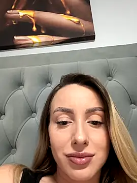 Snapshot of AlexisWhit chatting on October 8, 2025, 7:06 am AlexisWhit online show from October 8, 2025, 7:06 am